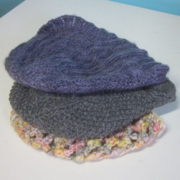 Hand knit wool hats - Set of 3 main image 4